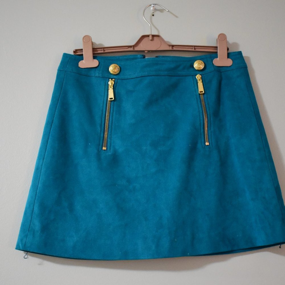 mini skirt - Picture 2 of 3